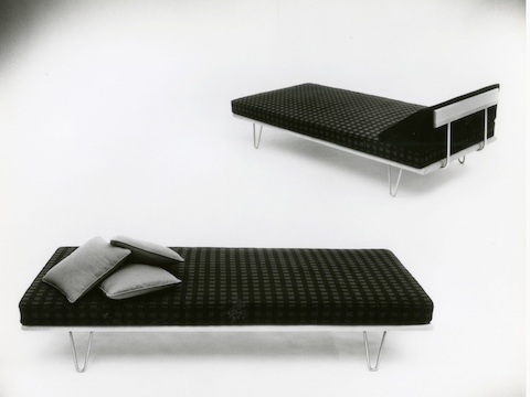 A vintage black-and-white photo of two Nelson Daybeds, one in the bed position and one in the lounge position. 