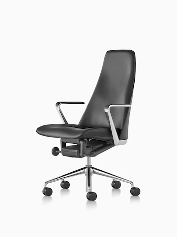 Silla de oficina negra Taper. Seleccione para ir a la página del producto Taper Chair.