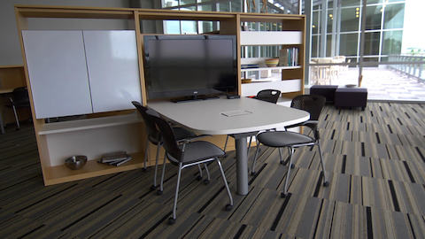 A campus lounge area outfitted with Canvas Group components and Caper chairs. 