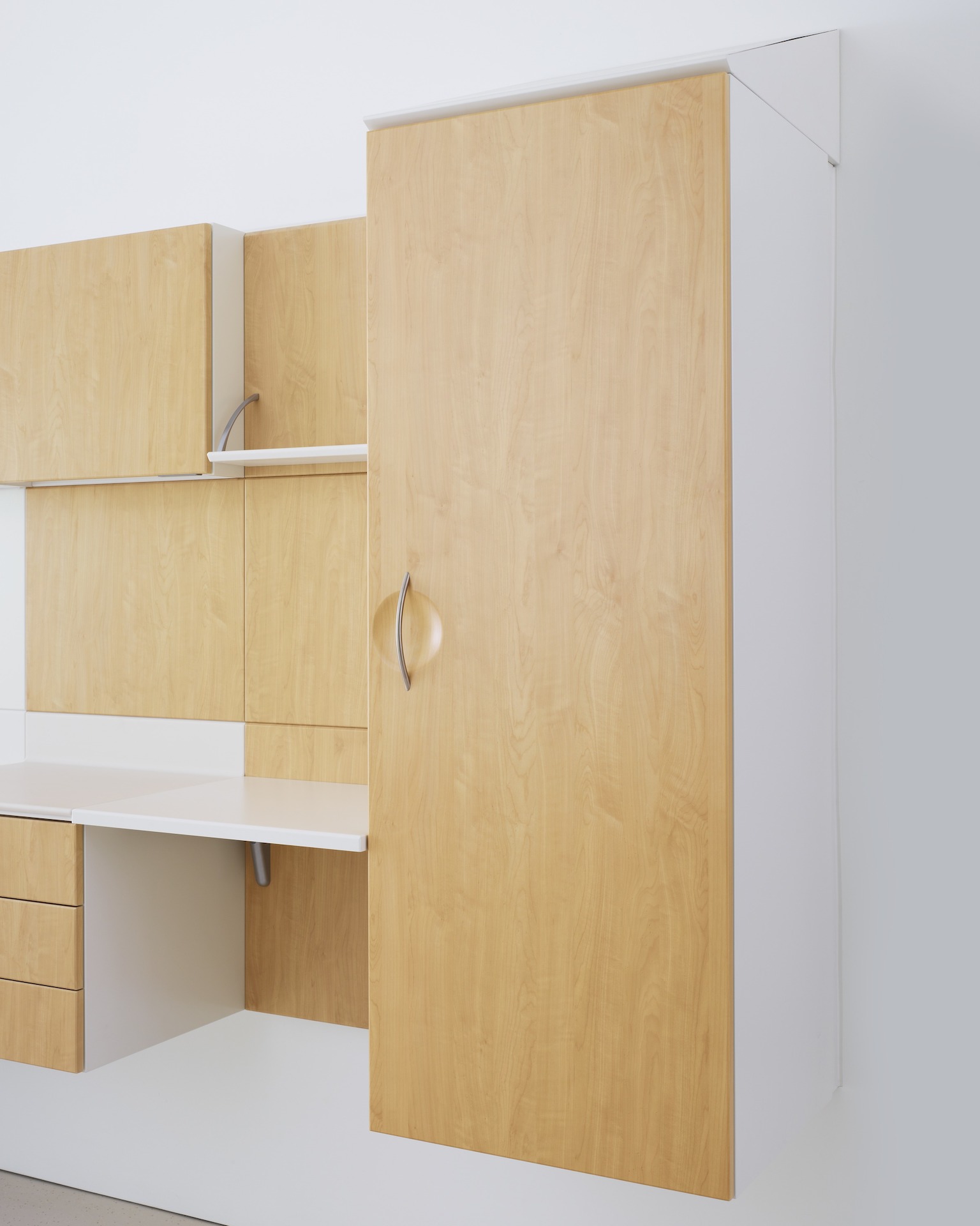 Compass Wardrobe Detail - Herman Miller