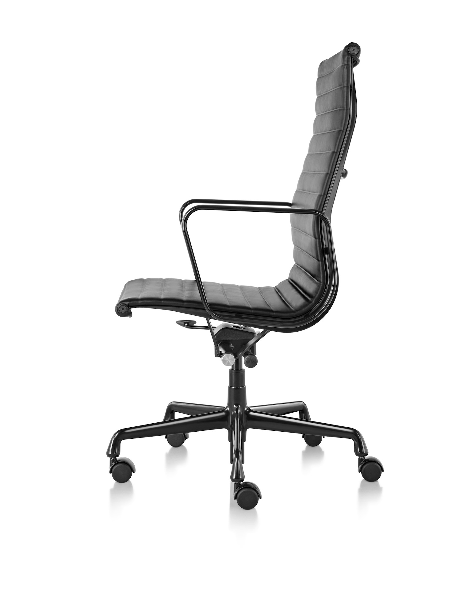 Eames Aluminum Group Executive Chair