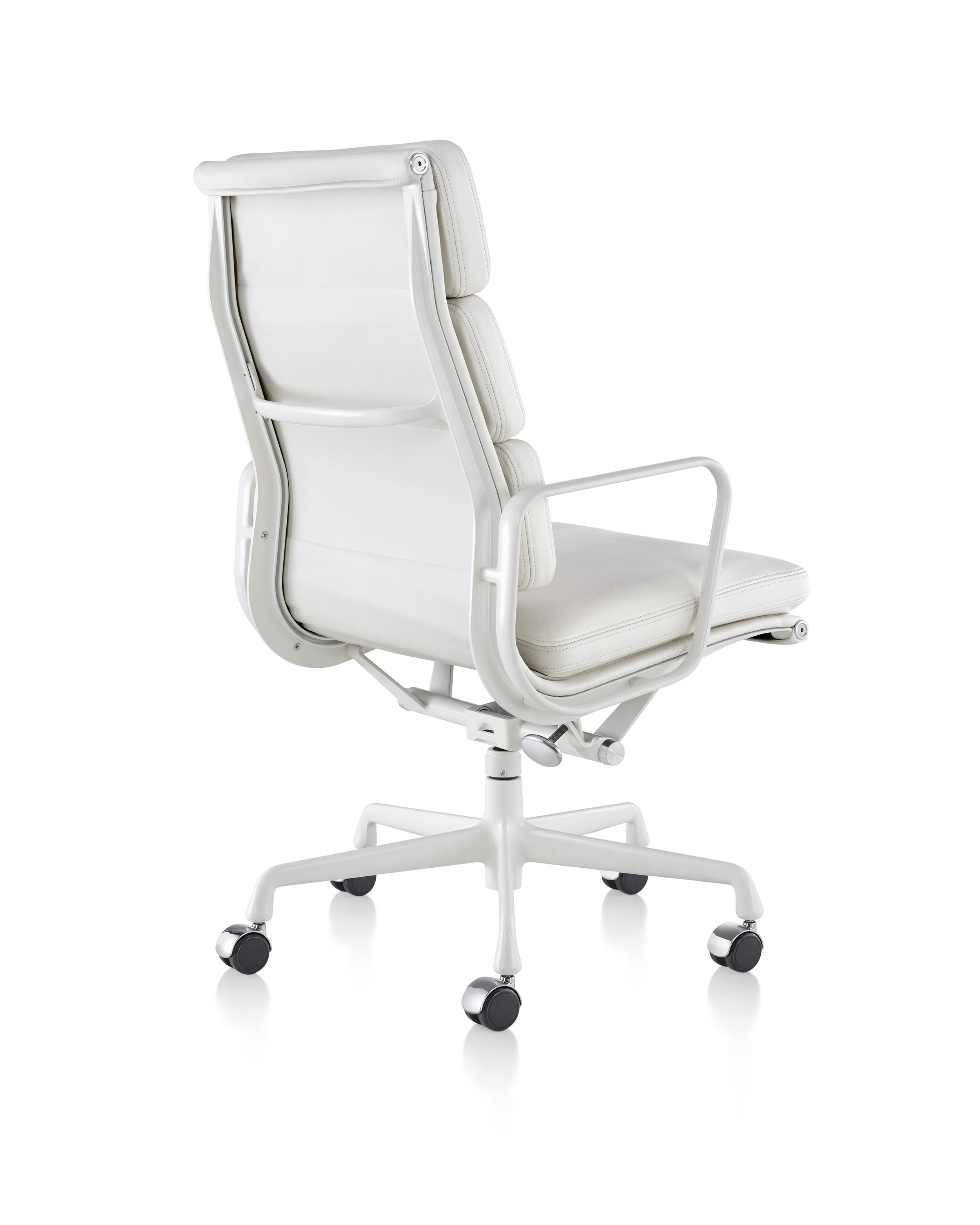 Eames Soft Pad Executive Chair - Herman Miller