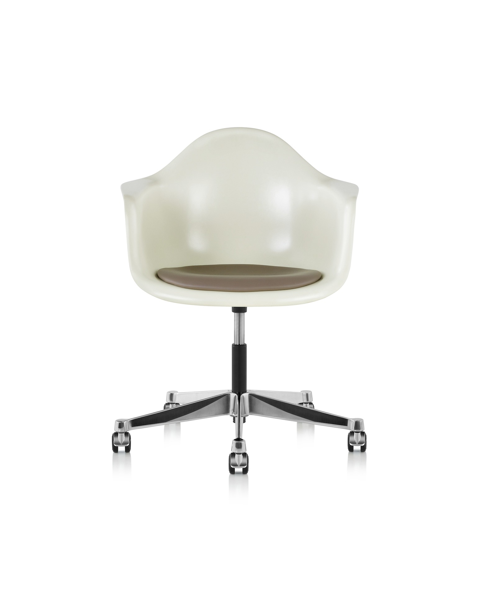 An Eames Task Chair with a parchment colored shell and a five star caster base. Viewed from the front.