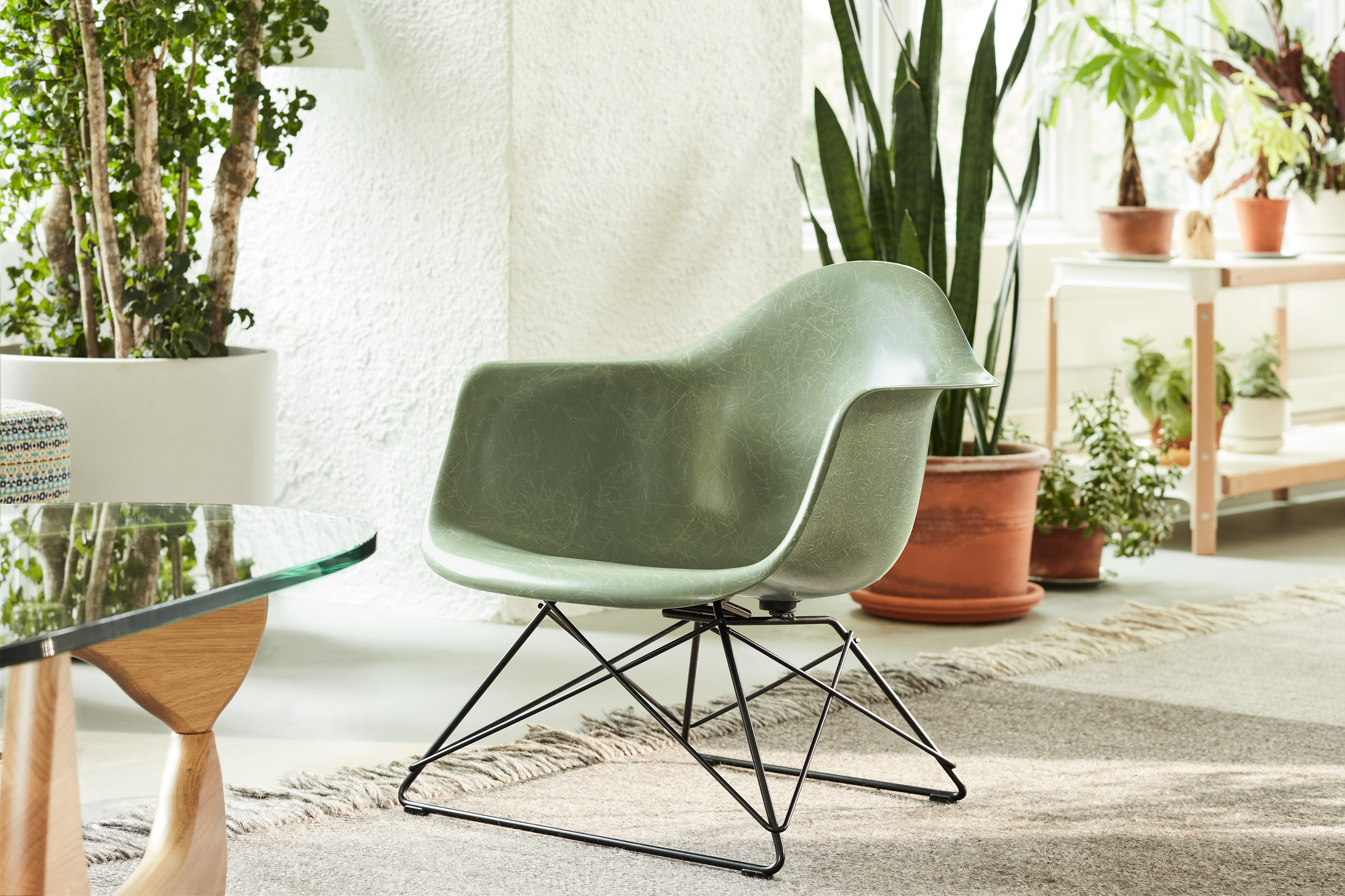 Eames Molded Fiberglass Armchair Low Wire Base Herman Miller