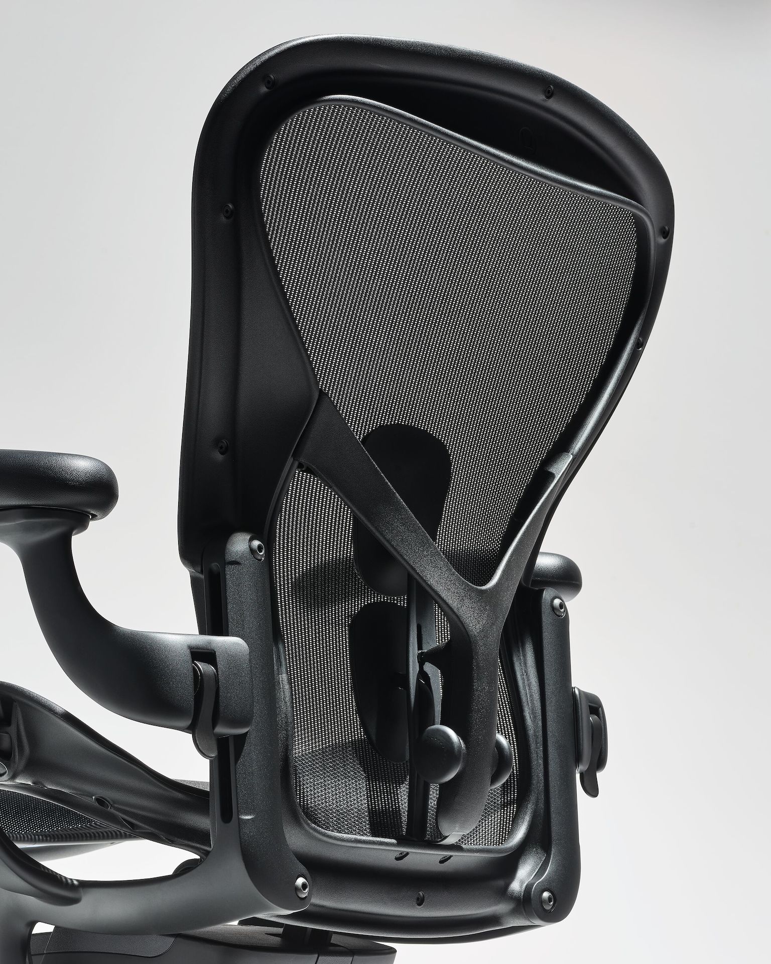 Detail view of Aeron chair in Onyx