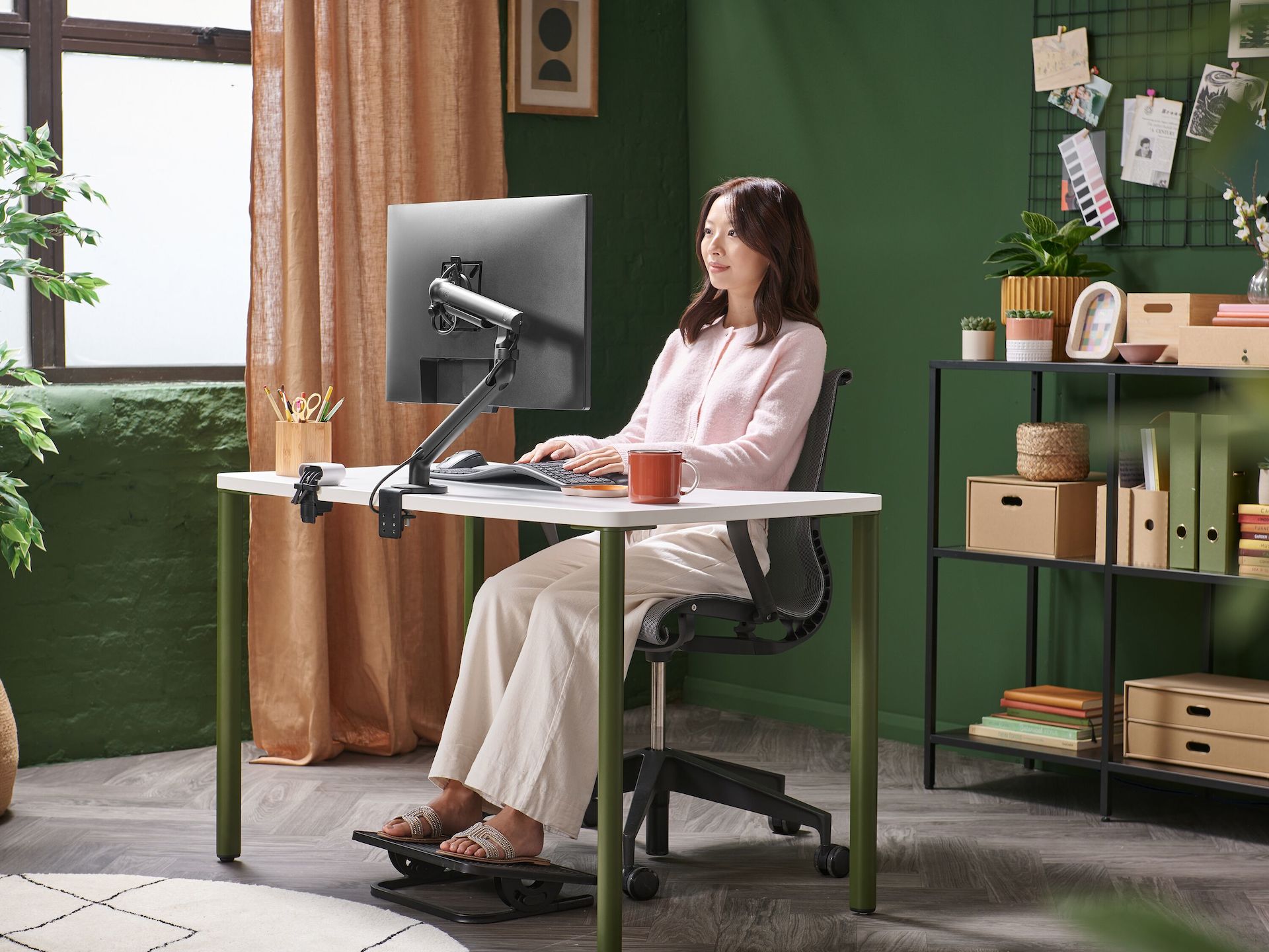 Flo Monitor Arm, Black