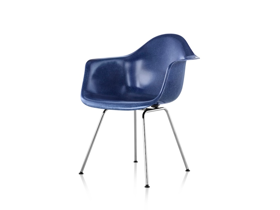 A photo - Eames Moulded Fibreglass Armchair–4-Leg Base–Nonupholstered