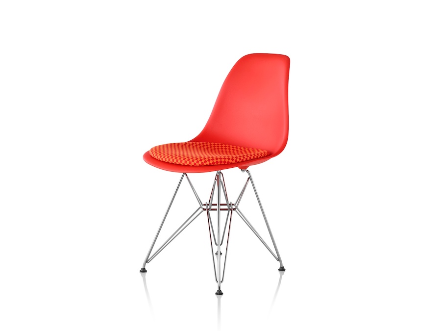 A photo - Eames Molded Plastic Side Chair–Wire Base–Upholstered Seat Pad