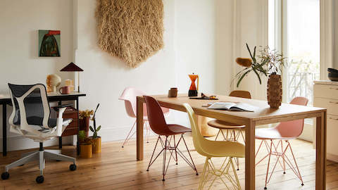 Doubleframe Table and HM x HAY Shell Chairs