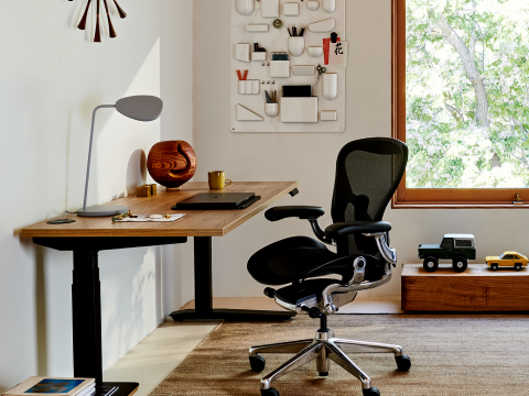 Aeron Home Office Chair at a Sit-to-stand Desk