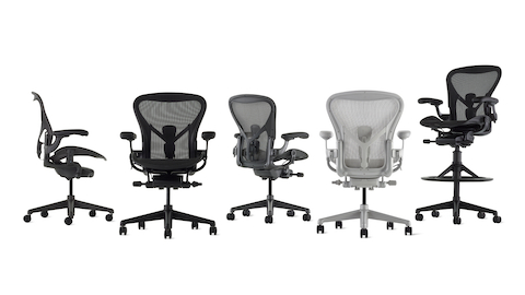 Cuatro Sillas Aeron en cuatro colores y un Taburete Aeron.