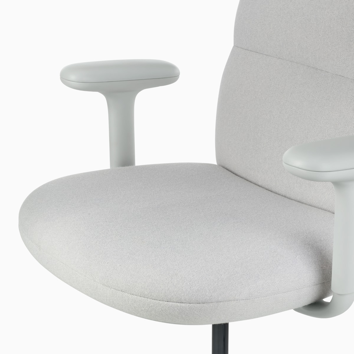 Dettaglio di una seduta Asari di Herman Miller, in grigio chiaro.