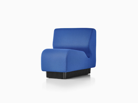 45度角视图：蓝色Chadwick模块化座椅内楔块。