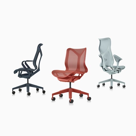 Un groupe de chaises Cightfall bleu marine, Canyon rouge et Glacier bleu clair Cosm.