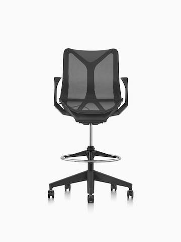 Ein dunkelgrauer Cosm Graphit-Stuhl mit niedriger Rückenlehne.
