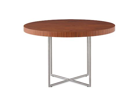 搭配木质桌面和金属底座的Domino桌子。