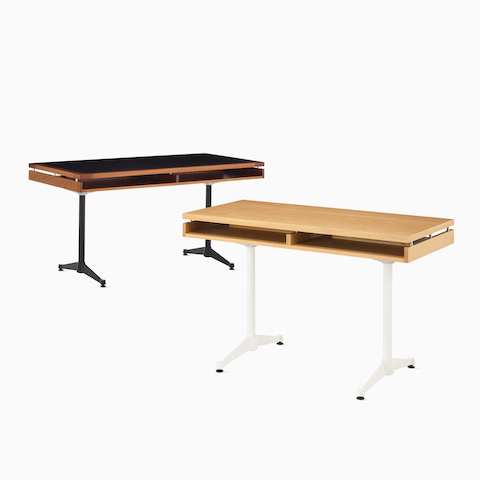 Uma mesa executiva Eames 2500 Series em nogueira e carvalho.