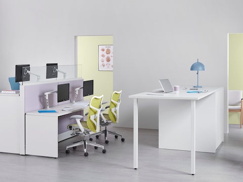 Ethospace Nurses Station elements create work surfaces of various heights in a healthcare administrative area. Ethospace Nurses Station elements create work surfaces of various heights in a healthcare administrative area.