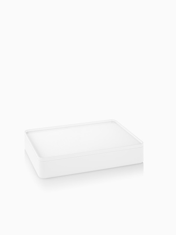Uma caixa baixa Formwork branca. Selecione para ir para a página do produto Caixa baixa Formwork.
