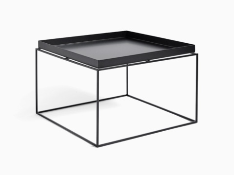 Mesa de café Tray en negro, vista desde un ángulo. Mesa de café Tray en negro, vista desde un ángulo.