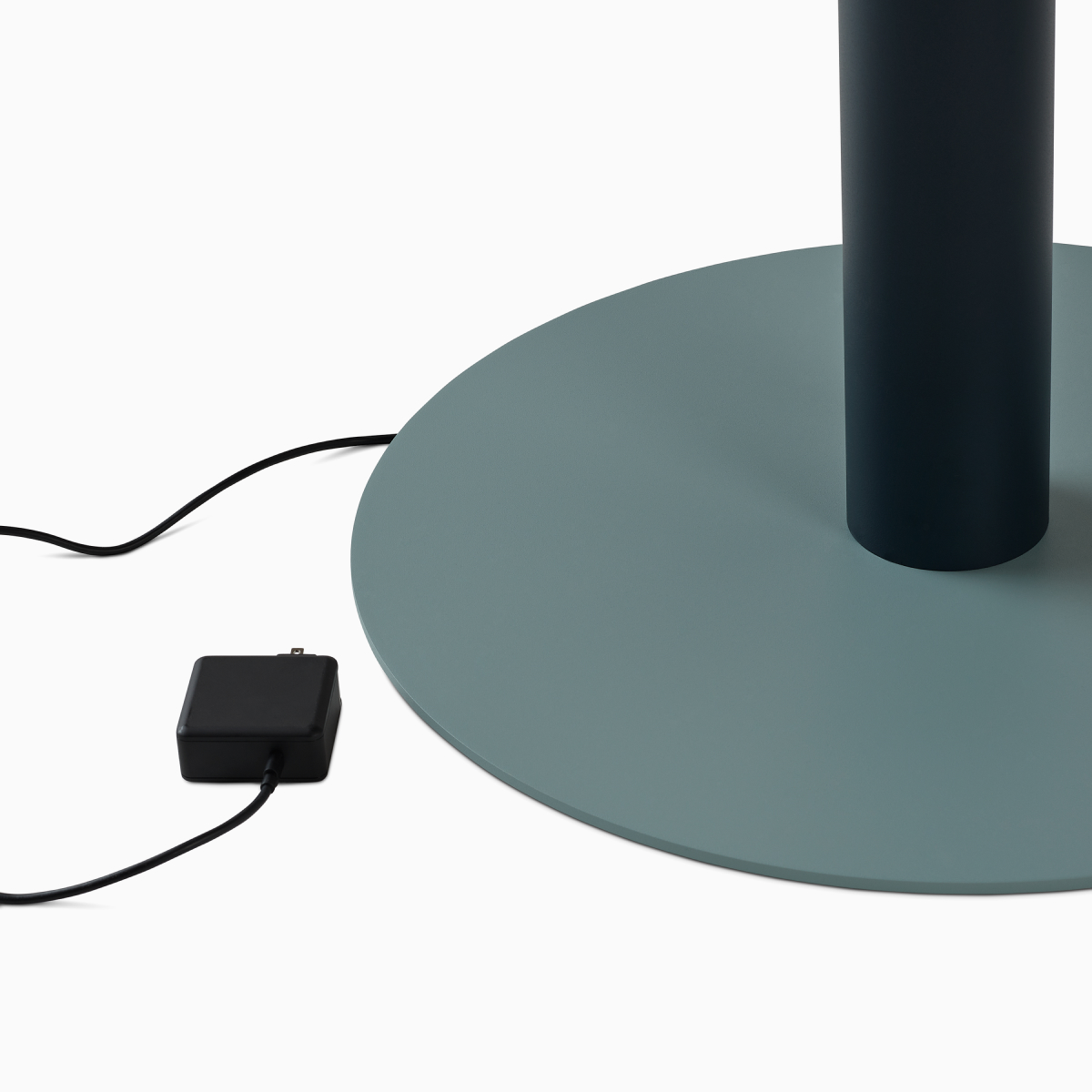 Headway Cafe table with Ello Micro Direct DC power capabilities.