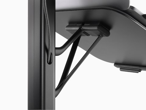 黑色 Lana 笔记本电脑支架底部的特写视图。