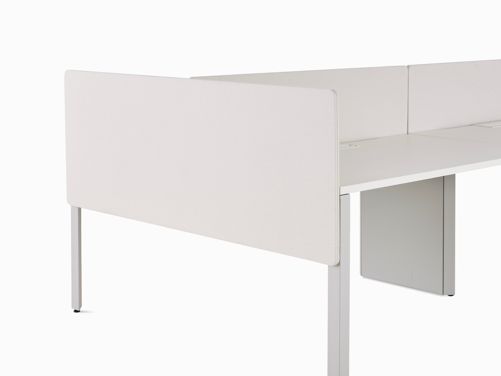 Herman Miller White Bench Desks 1600 X 800 White Top White Legs Glass Screens 