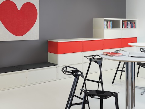 Meridian lateral files with contrasting red and white modules. 