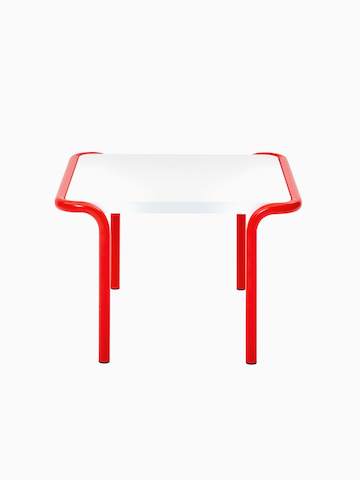 Una vista frontal de una mesa cuadrada Sweep con cubierta blanca y marco rojo.