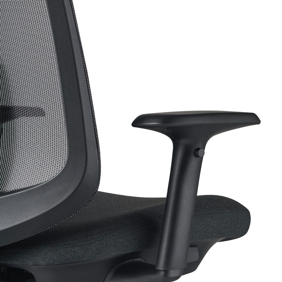 特写镜头：Verus座椅上的黑色高度可调式扶手。