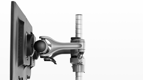 支持多台监视器的重型Wishbone Plus监视器臂的剖面视图。