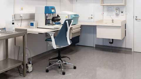 Co/Struc Wall mounted workstation, wire chase rail with cover and Sayl stool chair on caster with Vinyl upholstery. Co/Struc Wall mounted workstation, wire chase rail with cover and Sayl stool chair on caster with Vinyl upholstery.
