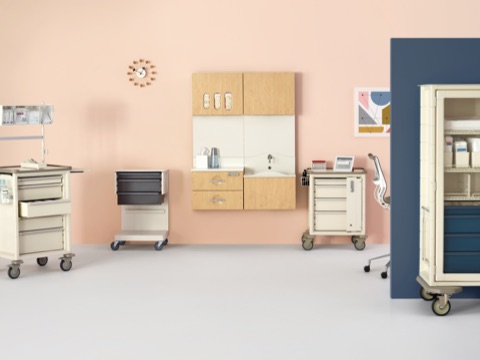 Mobile procedure and supply carts and wall-hung Compass System modules provide flexible storage in a healthcare setting. Mobile procedure and supply carts and wall-hung Compass System modules provide flexible storage in a healthcare setting.