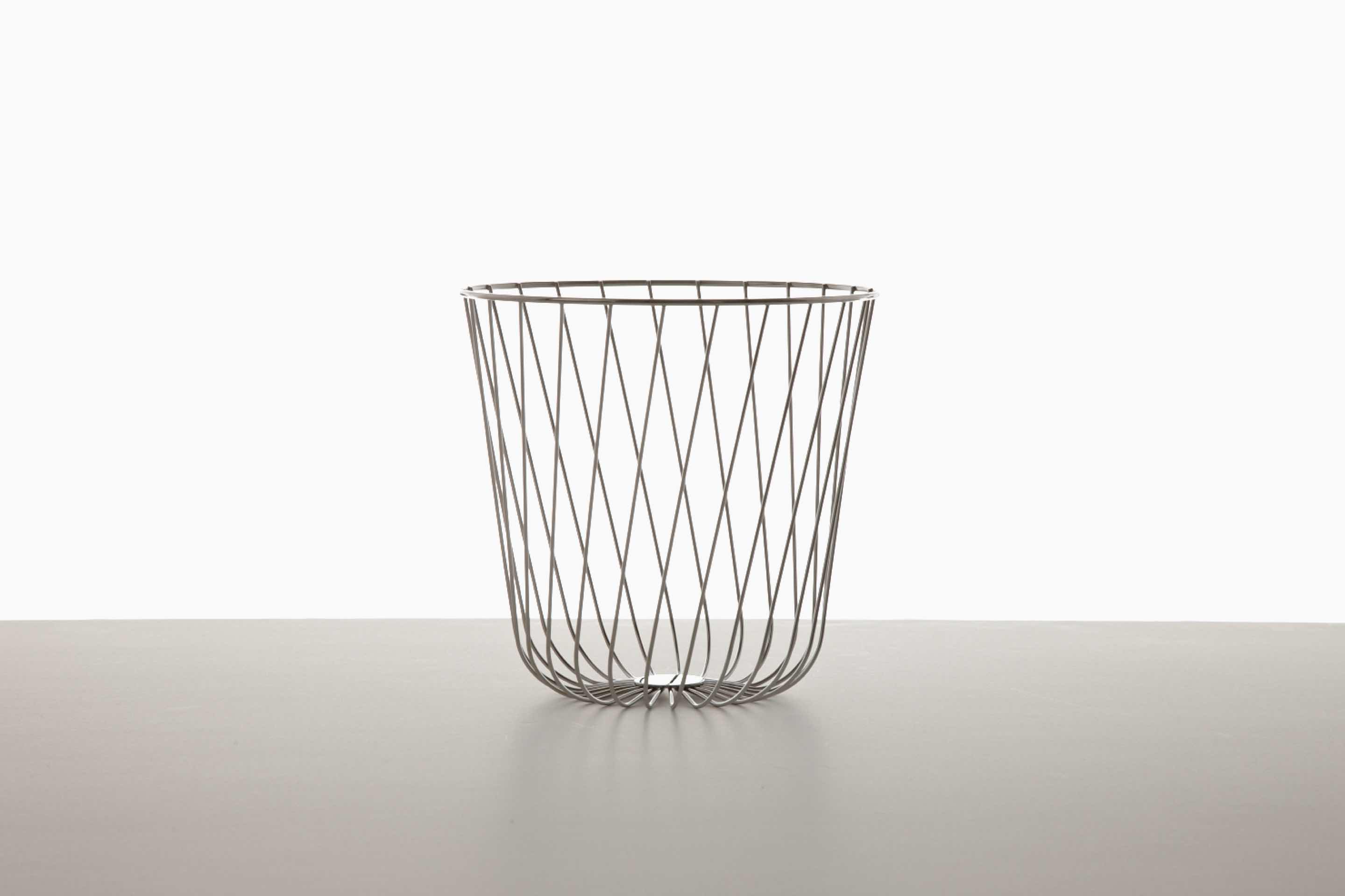 An empty round wire basket.