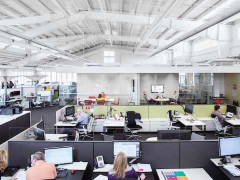 We refer to our e-Business team's space as a Clubhouse, a working neighborhood with a variety of individual and group work points that enable people to move freely between tasks. We refer to our e-Business team's space as a Clubhouse, a working neighborhood with a variety of individual and group work points that enable people to move freely between tasks.